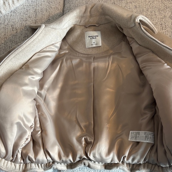 Abercrombie & Fitch Light Tan Fleece Jacket - Picture 3 of 4